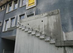 miniatura vista gradini rimossi scala emergenza scuola, impresa demolizioni provincia Varese Lombardia